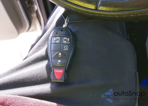 2011 Chrysler Town & Country Touring из США, поврежденный, VIN 2A4RR5DG3BR638313